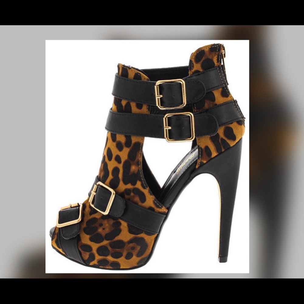Stylish Leopard Print Ankle Boots with Black Straps